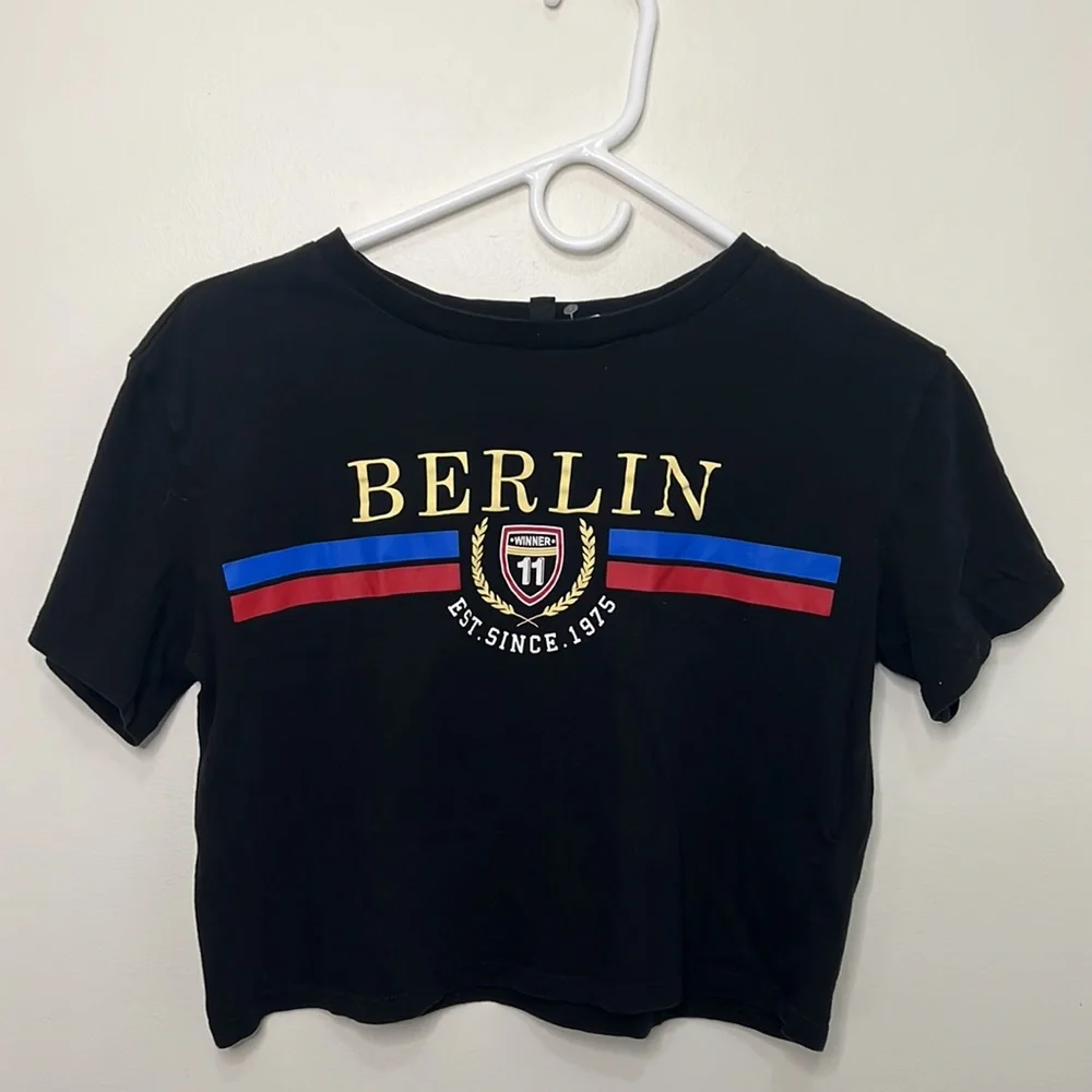 Berlin Graphic Print Black Crop Baby Tee Top Size XS - Picture 3 of 7
